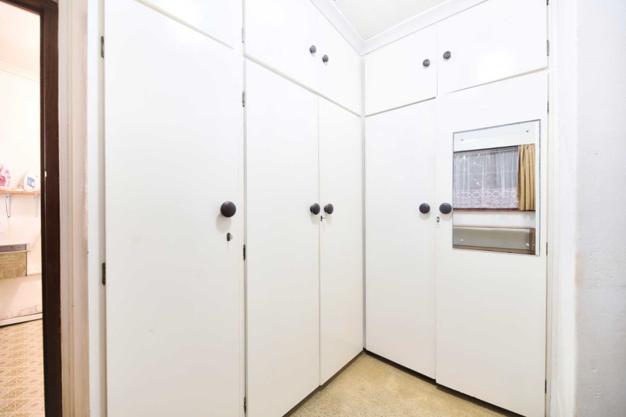 4 Bedroom Property for Sale in Westcliff Western Cape